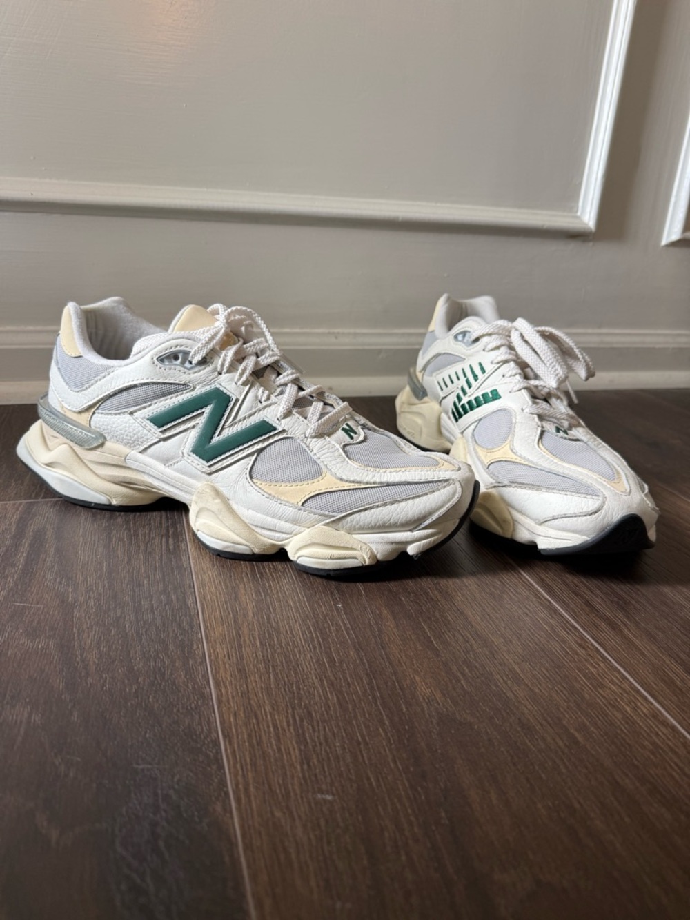 Like New Men’s New Balance 9060